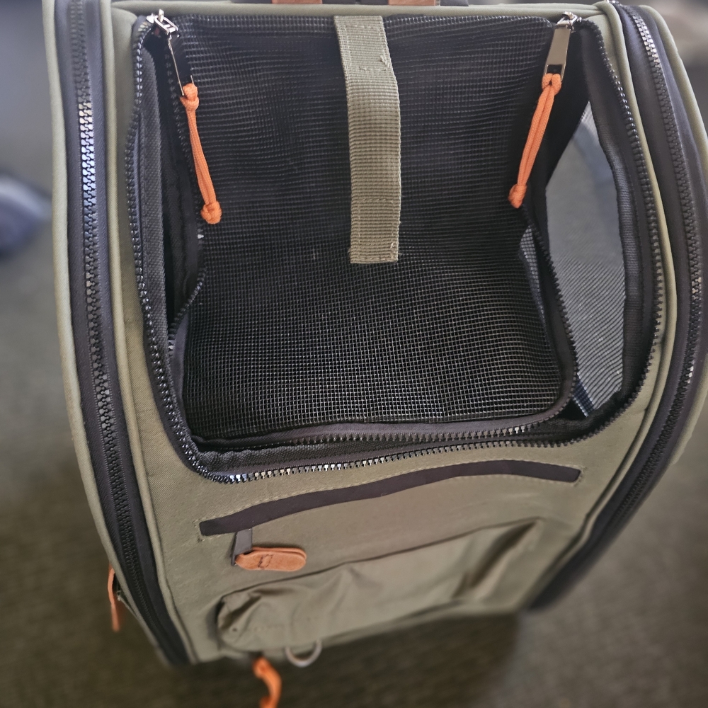 Stylish🧩♣️ Green and Brown Pet's Bag